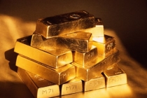 Spada skup złota w Indiach