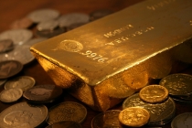 Złoty spada w dolarach